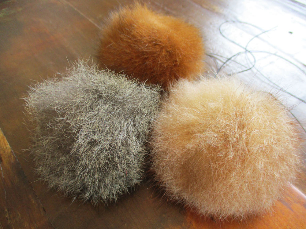 Picture of Fur Pompoms